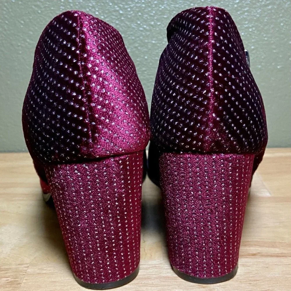 Joan Boyce‎ Women's Red Studded Round Toe Block Heel Zipper Ankle Booties Size 8